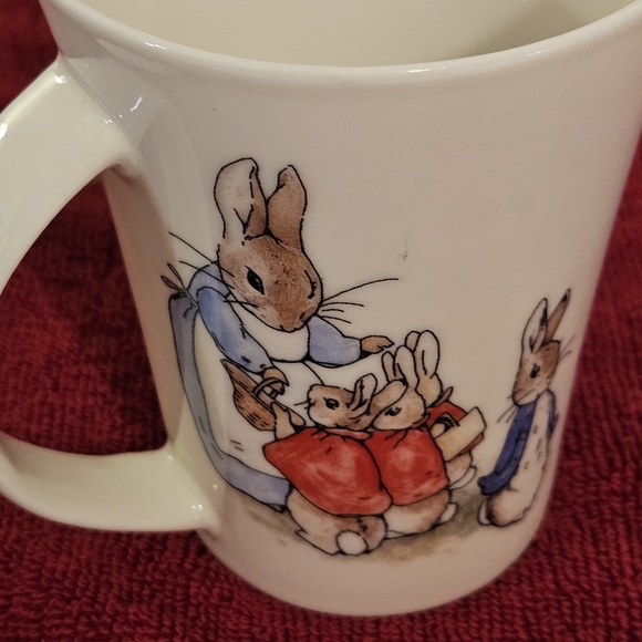 Beatrix Potter PETER RABBIT Queens Kitchen Tea Cup Coffee Mug 3.5" Tall 2009 - Picture 2 of 8